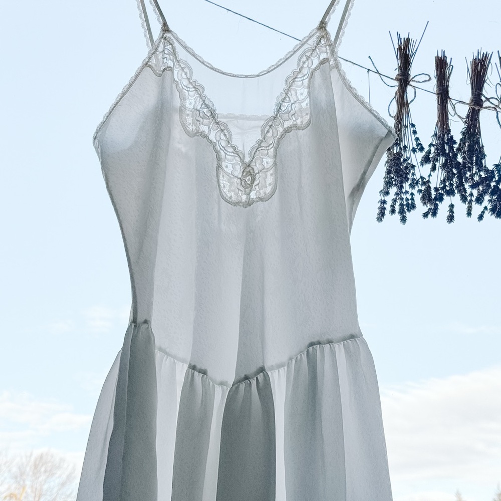 VINTAGE 1980’s Montelle Night Lingerie Slip White - Size Medium